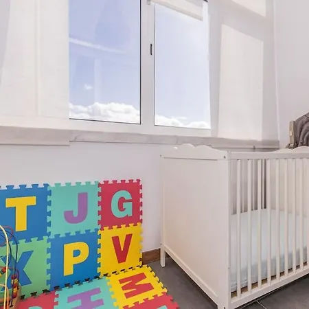 Apartament Cozy 3 Bedroom In Front Of The Subway Lizbona