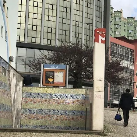 Cozy 3 Bedroom In Front Of The Subway アパート *