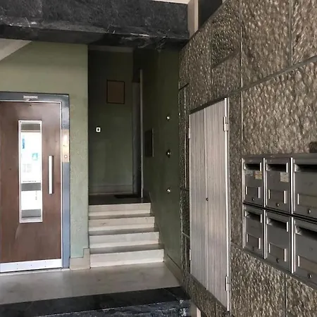 Cozy 3 Bedroom In Front Of The Subway Appartement